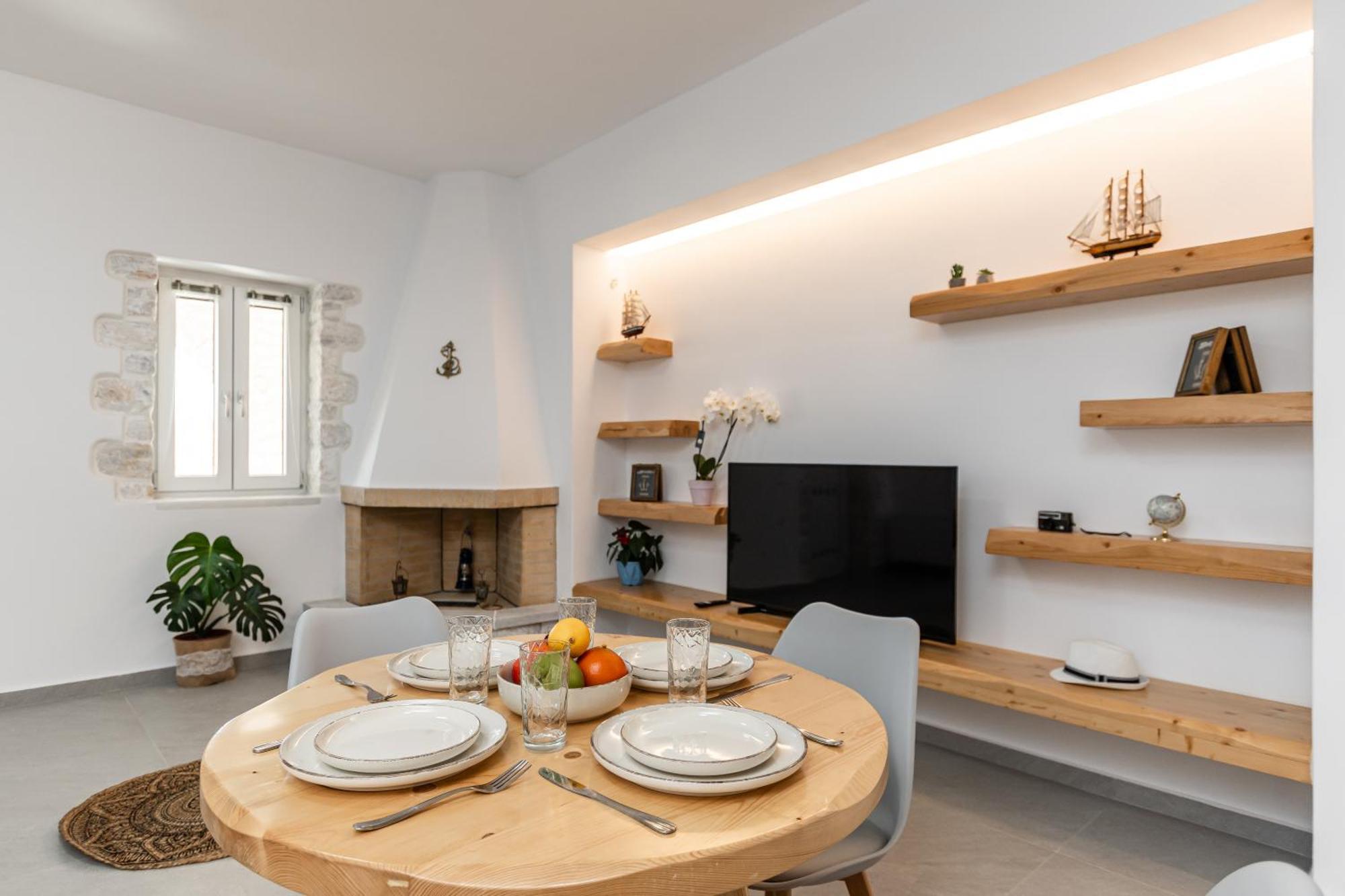 Marble Arch Apartment *