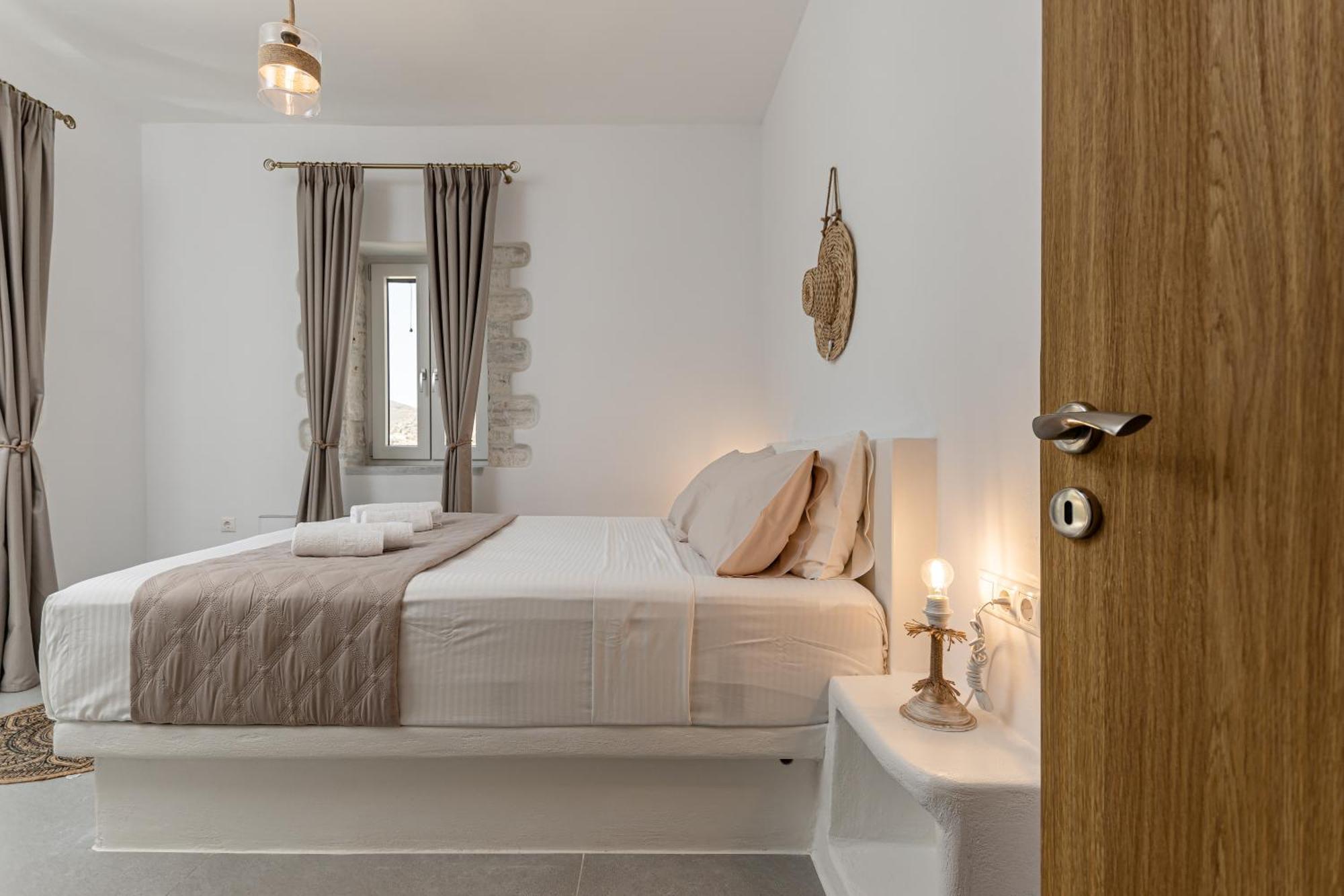 Marble Arch Apartment *
